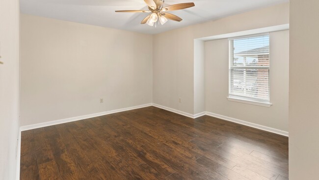 Building Photo - 10877 Ansley Ave