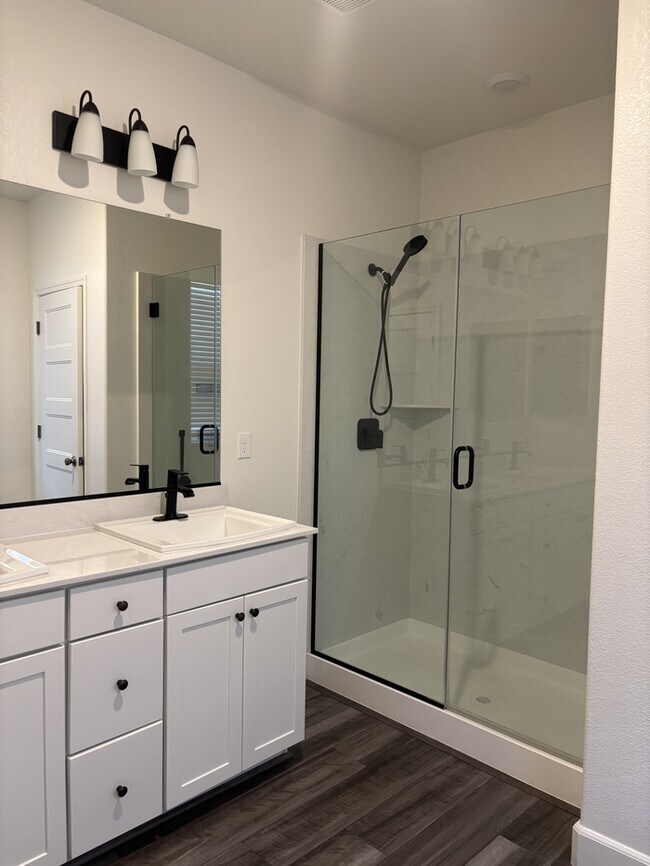 Foto del edificio - Beautiful 3 Bedroom 2 Bathroom Home