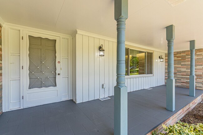 Foto del edificio - 1574 Old Spring House Ln