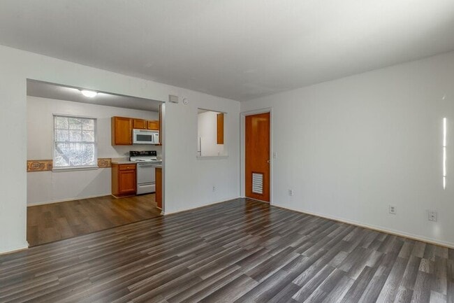 Photo - 82 Eastwood Ct Apartment