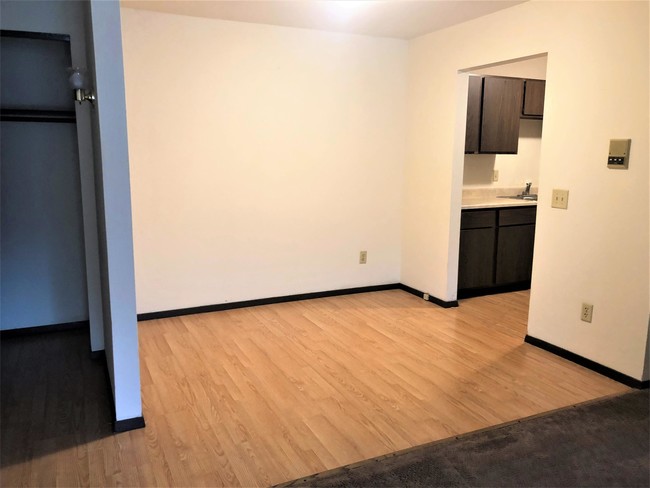 Foto del edificio - 2444 Chalet Gardens Ct