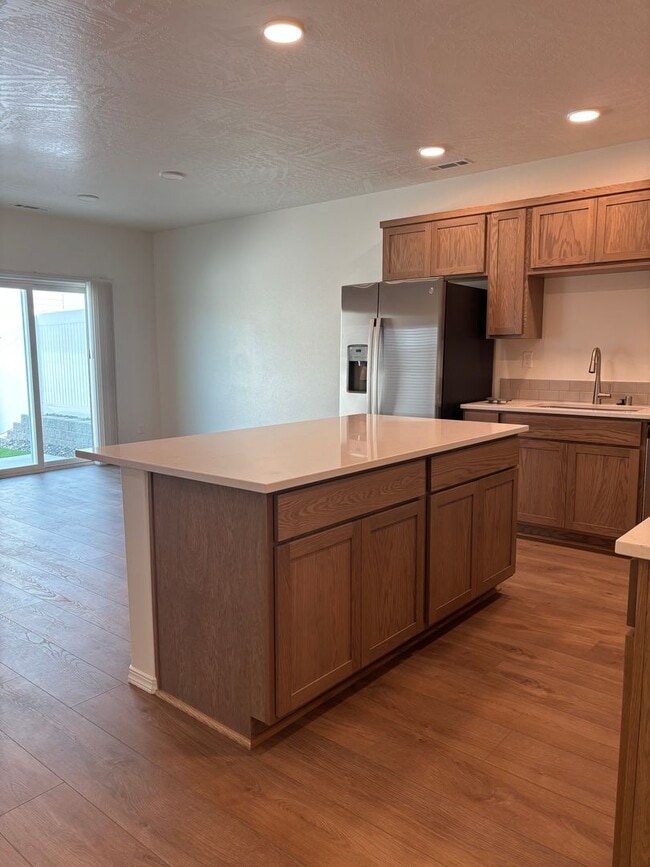 Building Photo - Brand New Corner Townhome!