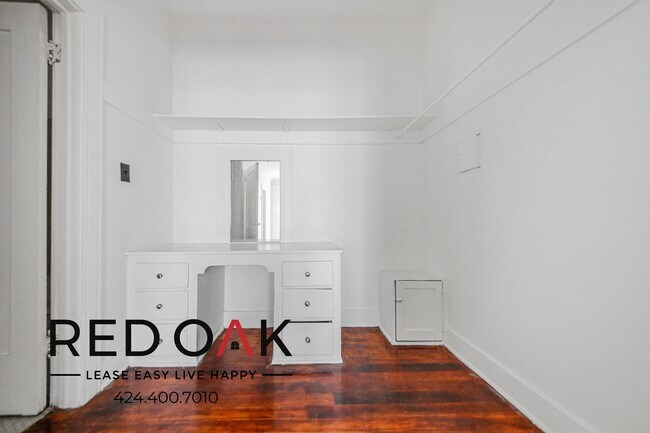 Building Photo - ~1.5 Months FREE~ Sunlit Studio with Gas F...