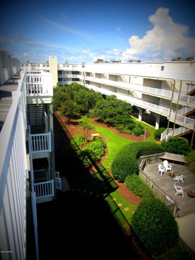 650 Salter Path Rd Unit 301, Pine Knoll Shores, NC 28512 Condo for