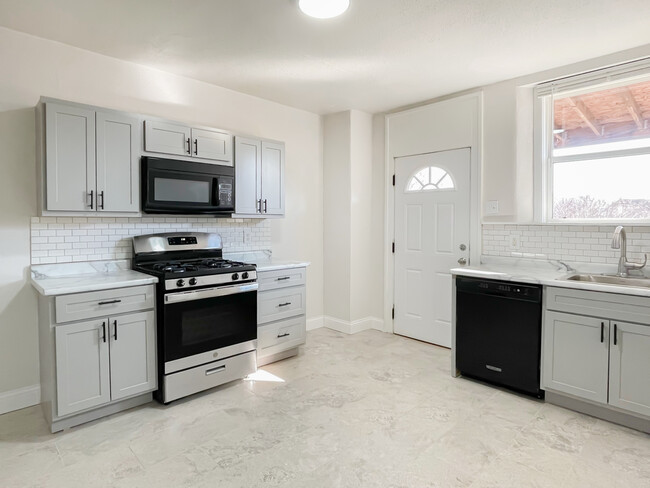 1 Bedroom - 3022 Virginia Ave