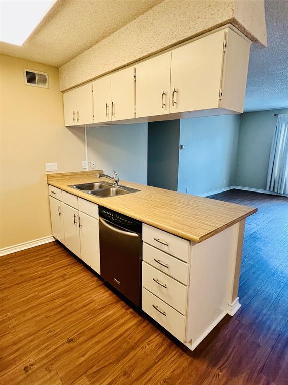 Building Photo - 910 Duncan Ln