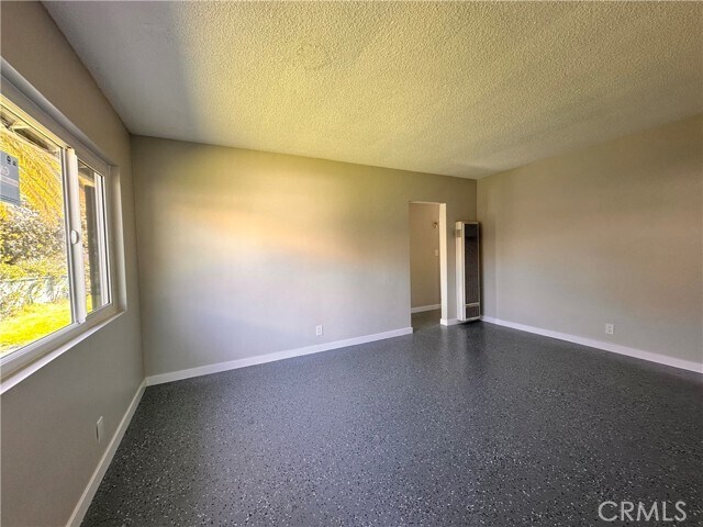 Foto del edificio - 215 E Walnut Ave