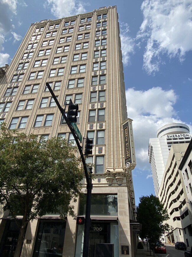 Building Photo - 700 Church St