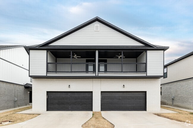 Building Photo - Towne West