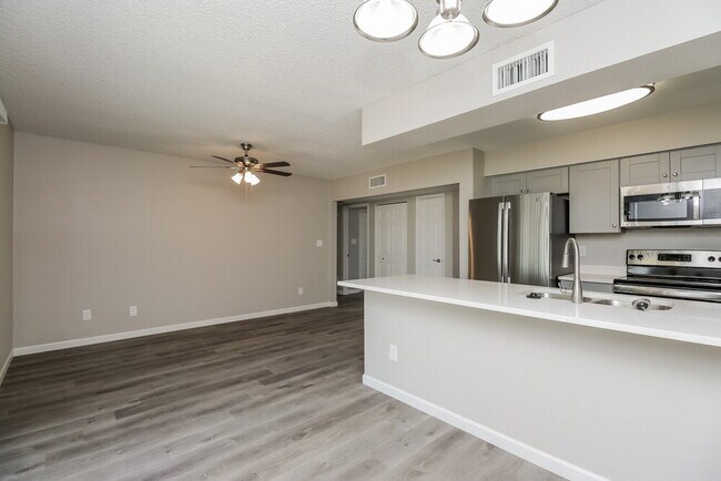 Foto del edificio - 3156 E Edgewood Ave