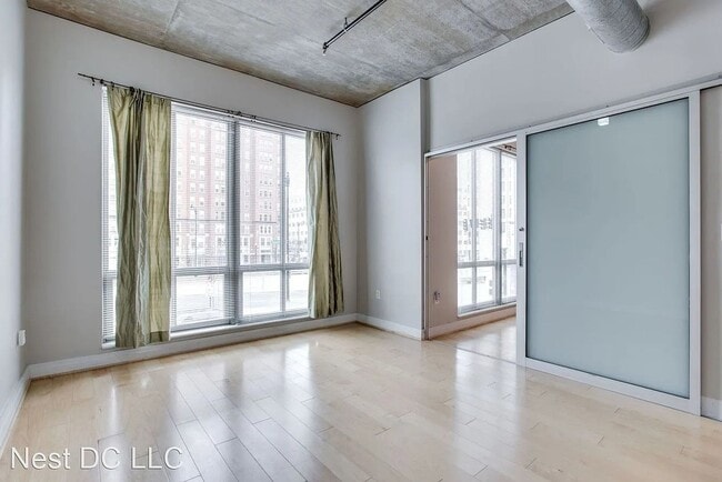 Foto del edificio - Loft Style Two bedroom W/Parking & Storage Included, Over 1,000 Square Feet!