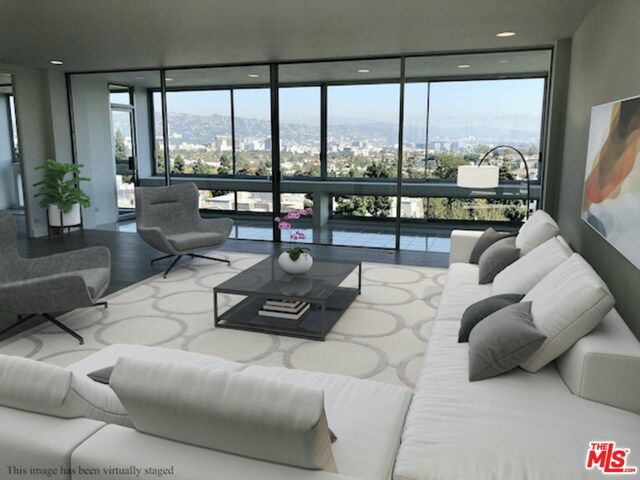 Foto principal - 2222 Avenue Of The Stars Ave