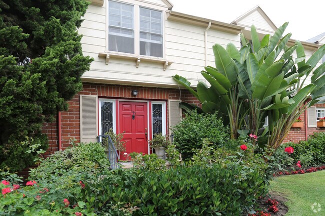 Building Photo - 145-147 S Peck Dr