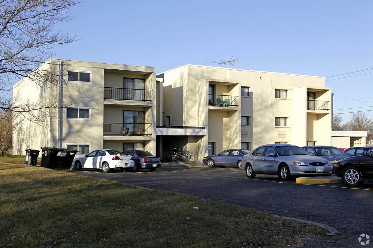 Primary Photo - 102 2nd Ave NW