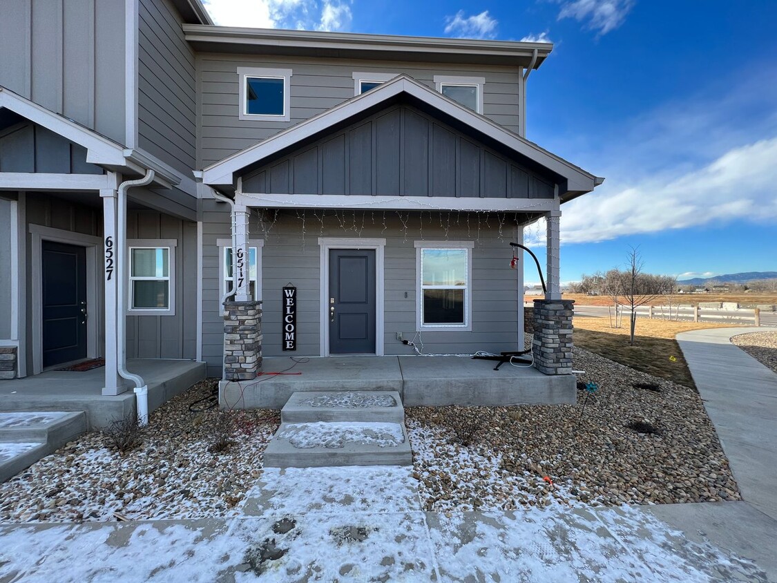 Primary Photo - Spacious End Unit Townhome in Lorson Ranch!