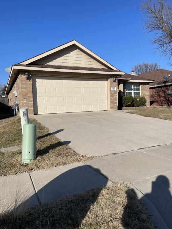 Building Photo - 625 Hutchins Dr