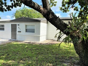 Building Photo - 817 SW 20th St