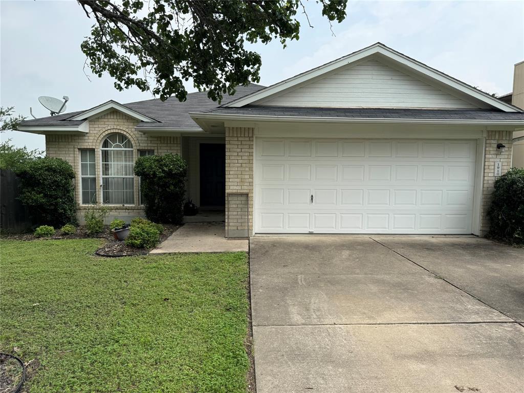 Foto principal - 1910 Timberwood Dr