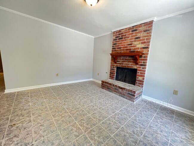 Foto del edificio - 7123 Meadow Park Ave