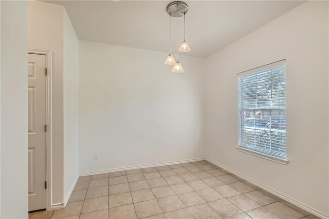 Foto del edificio - 271 Housefinch Loop