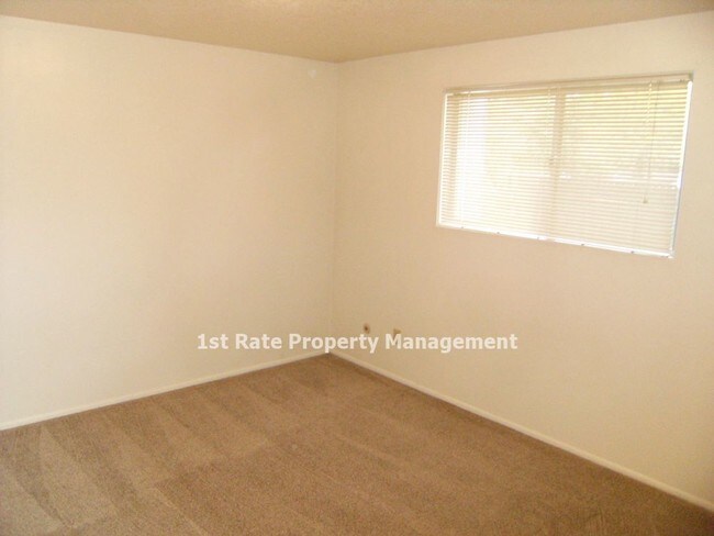 Foto del edificio - 5575 W Franklin St