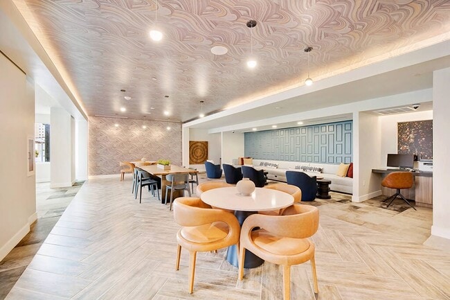 Building Photo - 1810 Main Apartments