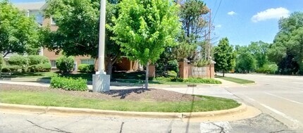 Building Photo - 7421 Claridge Dr