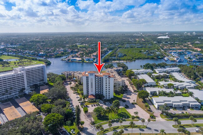 Foto del edificio - 370 Golfview Rd