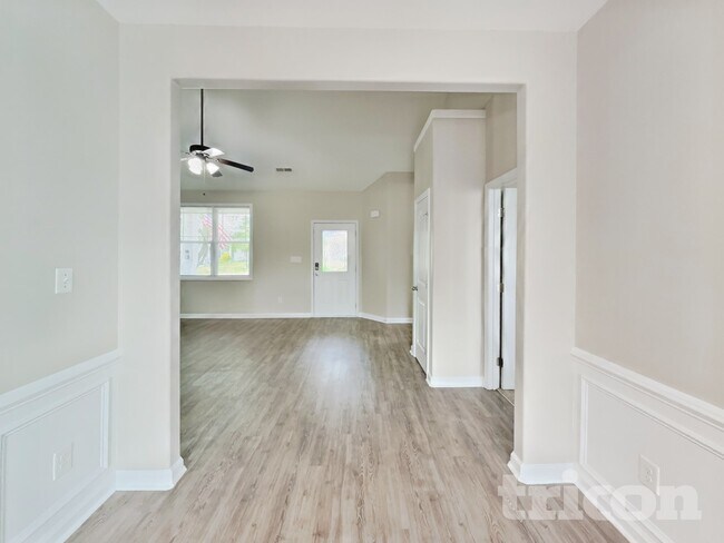 Foto del edificio - 2403 King Malcolm Ln