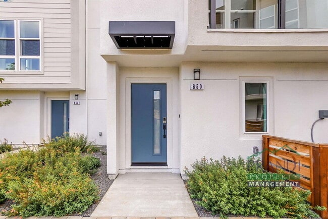 Building Photo - 850 Verandah Ln