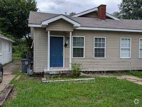 Building Photo - 1627 N Denver Ave