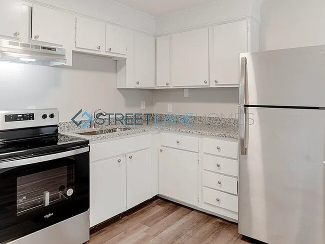 Building Photo - 18 Taylor St