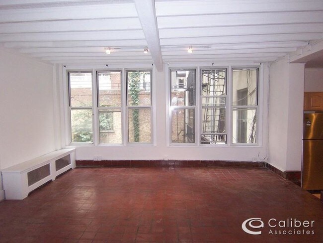 Foto del edificio - 159 E 33rd St