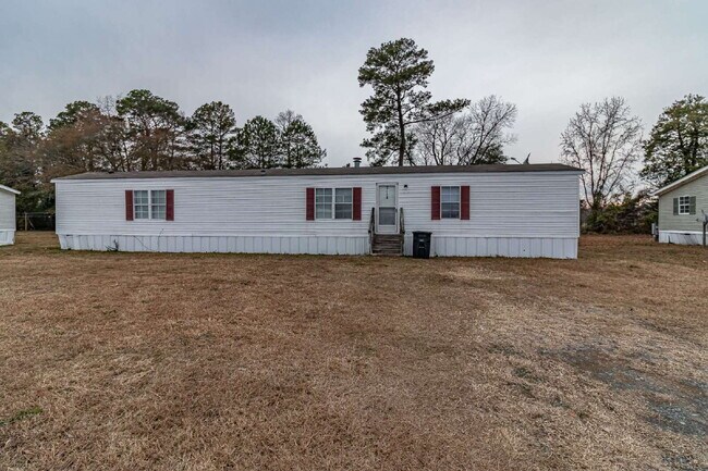Foto del edificio - 3 Bedroom, 2 Bathroom mobile home in Pikeville.