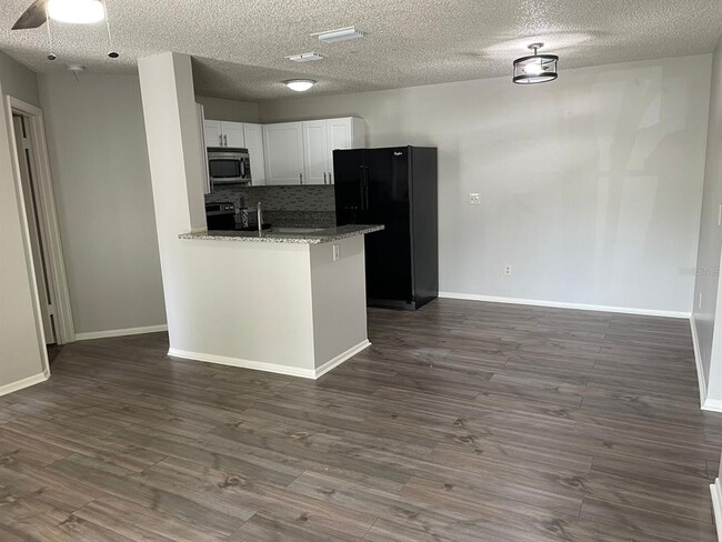 Building Photo - 2564 Grassy Point Dr