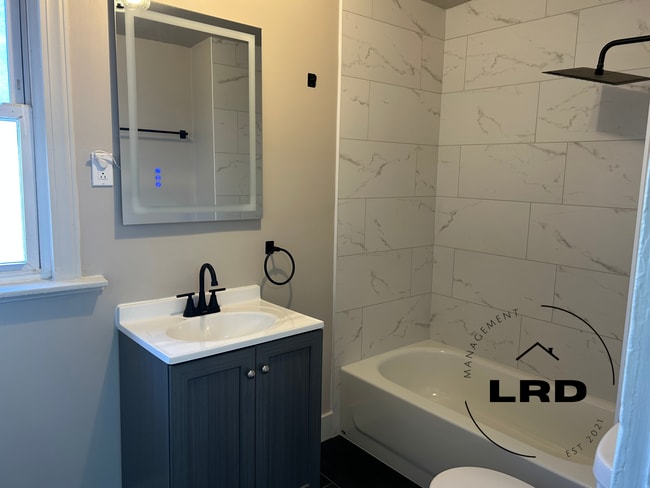 Building Photo - 251 W 115th St