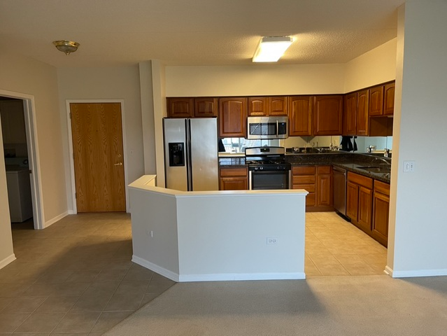 Building Photo - 3401 N Carriageway Dr