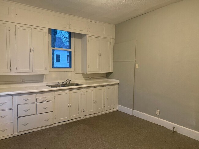 Foto del edificio - 1204 N Church St