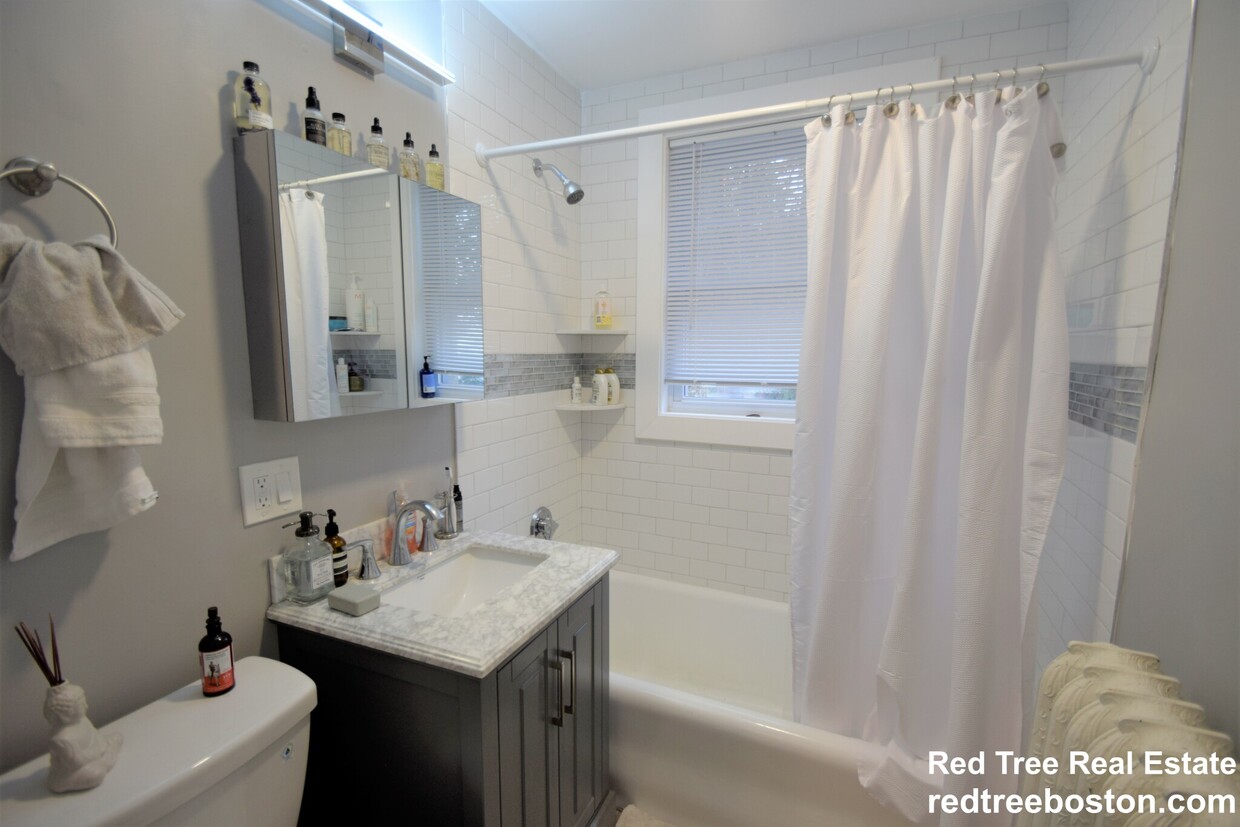 Foto principal - 235 Chestnut Hill Ave