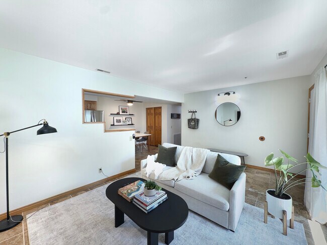 Building Photo - 1690 Upper Ironhorse Loop