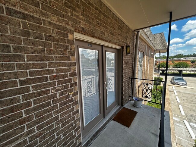 Foto del edificio - 4434 Harlanwood Dr