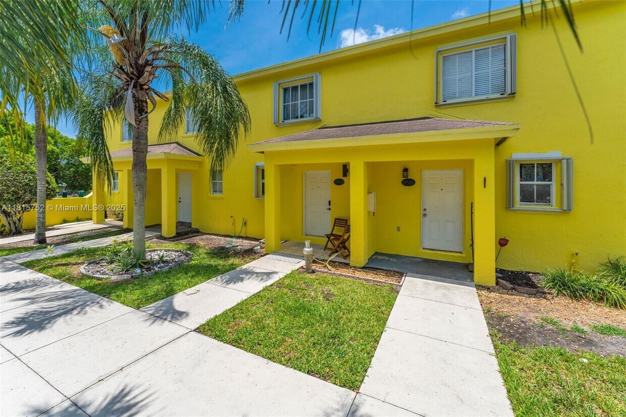 Primary Photo - 19524 SW 103rd Ct