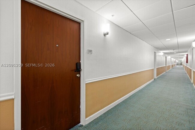 Building Photo - 4001 S Ocean Dr