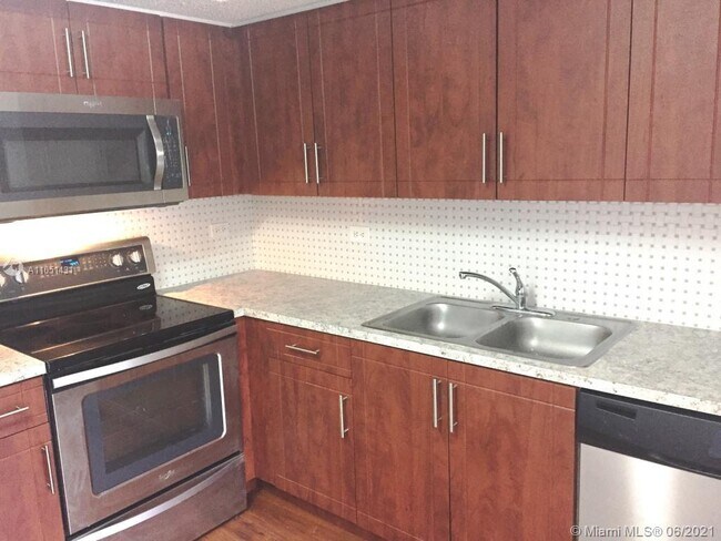 Foto del edificio - 3690 N 56th Ave