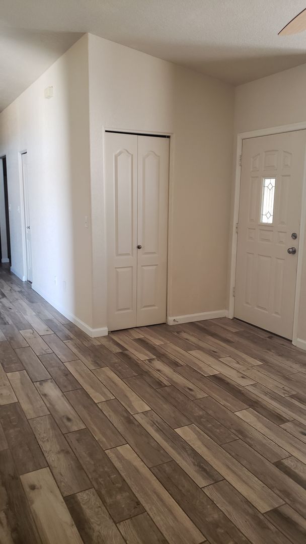 Building Photo - 1336 Vaquero Dr