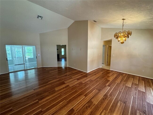 Building Photo - 302 Bluff Pass Dr