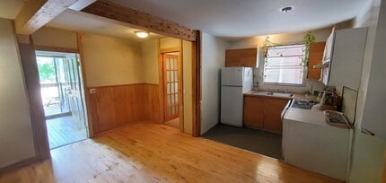 Building Photo - 179 Dovercourt Rd