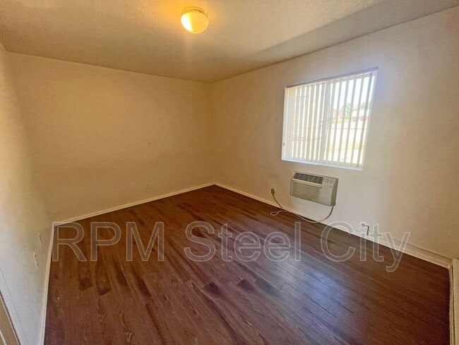 Building Photo - 1717 Oakshire Ln