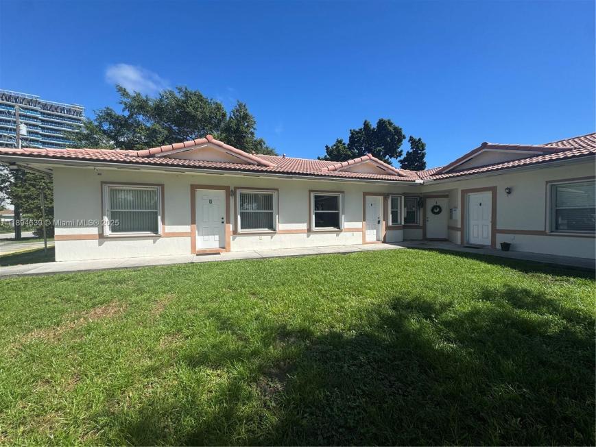 Foto principal - 2 bedroom in North Miami Beach FL 33181