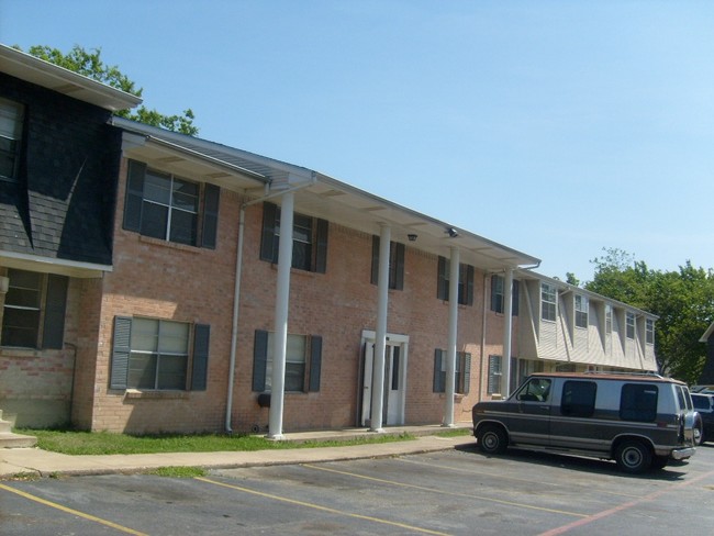 Building Photo - Glenbrook Apartment Homes